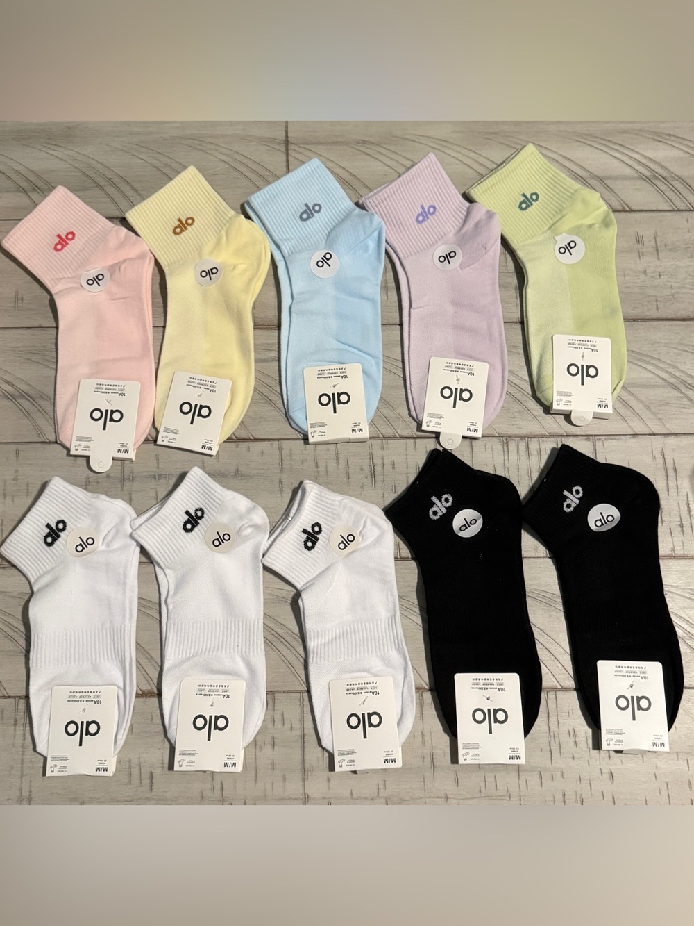 (M) Alo Yoga Unisex Half-Crew Socks Lot of 10 Pairs Multicolor - Picture 2 of 2